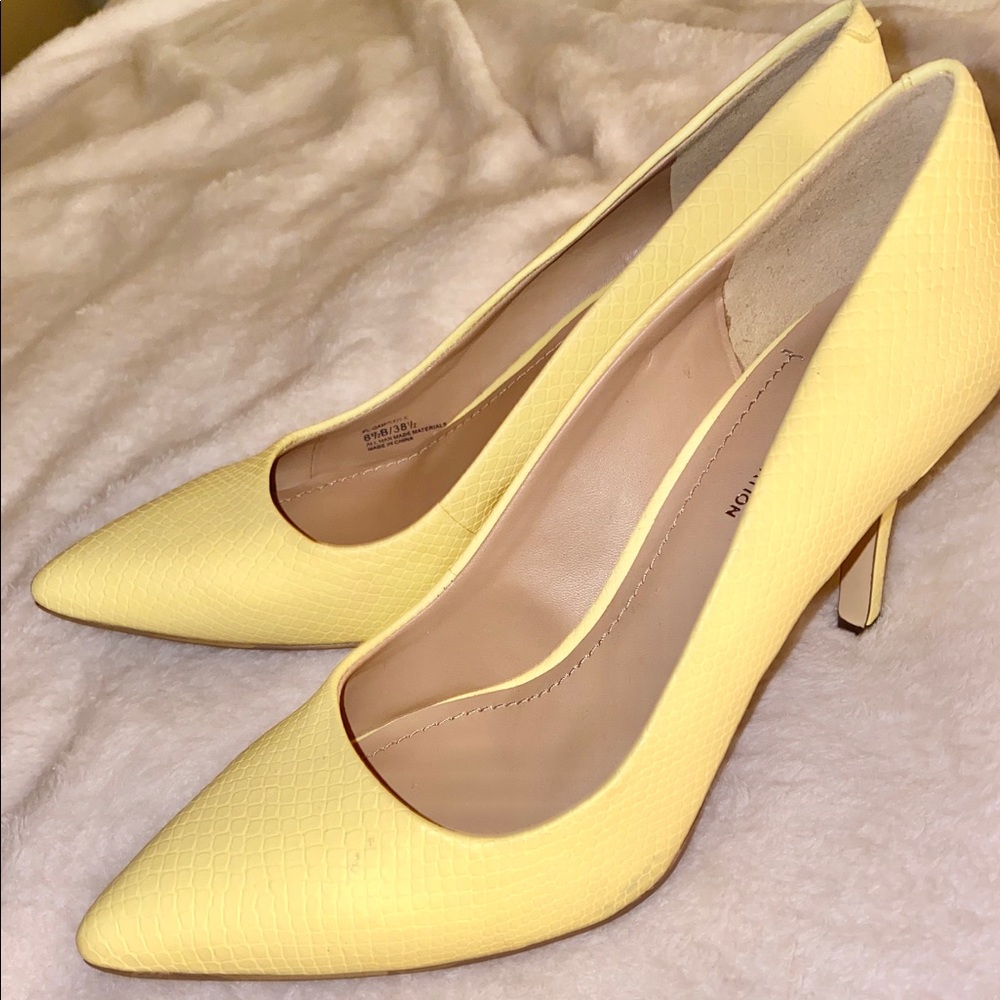 NWOT BCBG Heels 💛 Spring/Summer Must-Have!